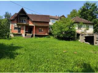 Недвижимость - Дома, дачи и виллы - 2 дома (44 и 148 кв.м.) на участок 26 соток.
