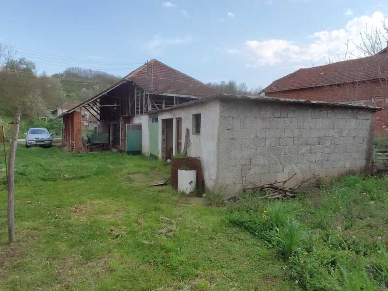 Недвижимость - Дома, дачи и виллы - дом 100 кв.м., на участке 41 сотка. с кузнецeй