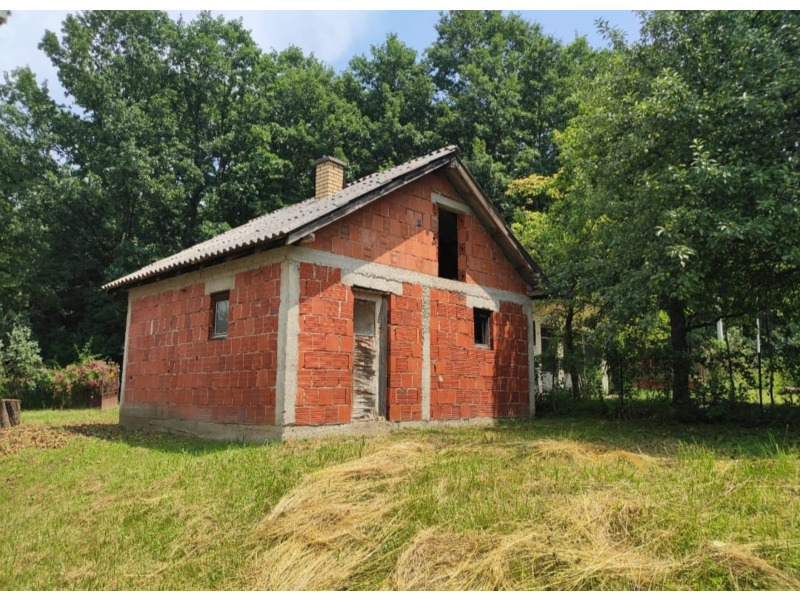 Недвижимость - Дома, дачи и виллы - Продаётся дом рядом с лесом