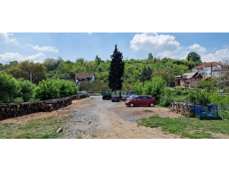 Недвижимость - Дома, дачи и виллы - Prodaja kuce i placa na glavnom putu