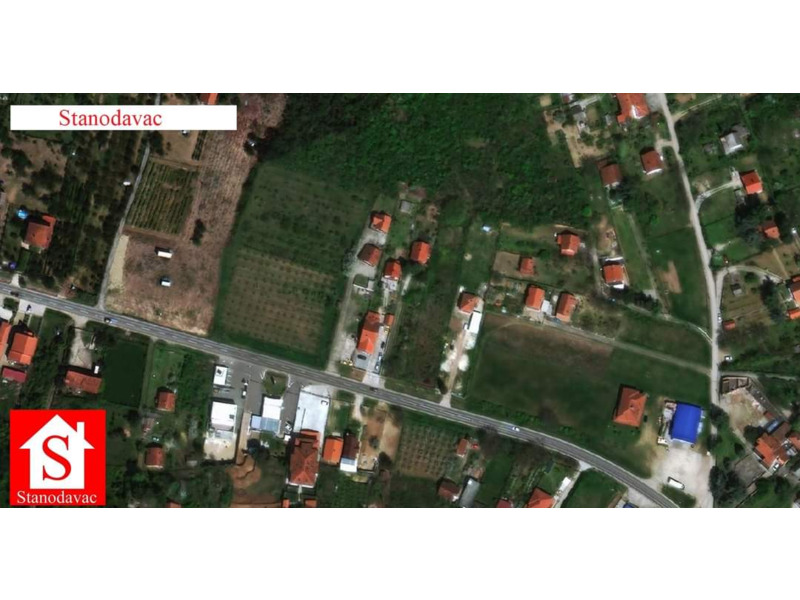 Недвижимость - Дома, дачи и виллы - Prodaja kuce i placa na glavnom putu