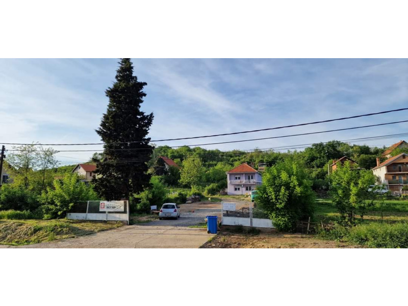 Недвижимость - Дома, дачи и виллы - Prodaja kuce i placa na glavnom putu