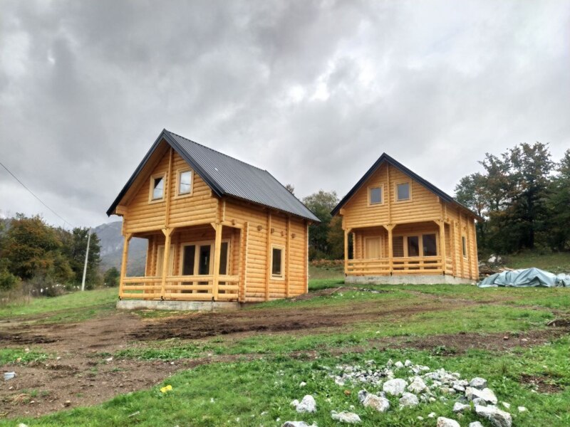 Недвижимость - Дома, дачи и виллы - 3 дома в Колашине Черногория