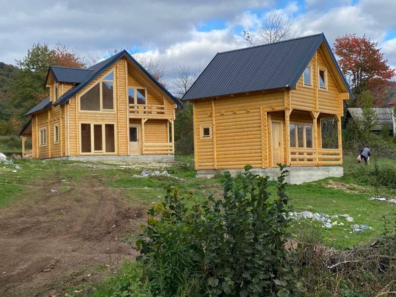 Недвижимость - Дома, дачи и виллы - 3 дома в Колашине Черногория