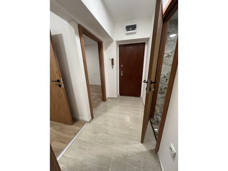 Недвижимость - Квартиры и апартаменты - 3-КОМНАТНАЯ КВАРТИРА, 53 м²