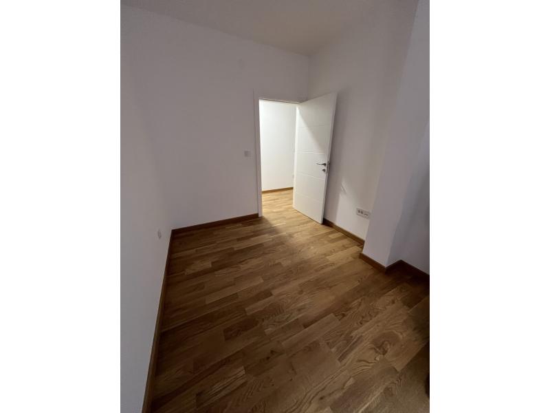 Недвижимость - Квартиры и апартаменты - 2-КОМНАТНАЯ КВАРТИРА, 42 м²