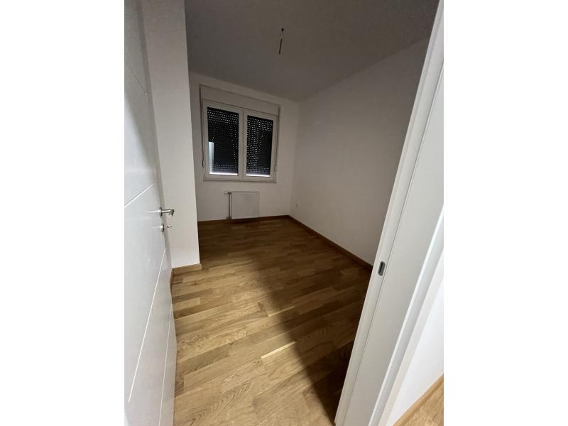 Недвижимость - Квартиры и апартаменты - 2-КОМНАТНАЯ КВАРТИРА, 42 м²