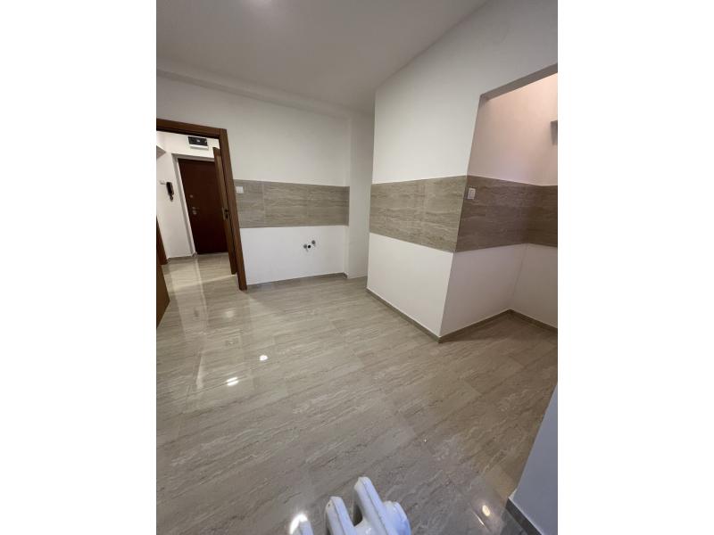 Недвижимость - Квартиры и апартаменты - 3-КОМНАТНАЯ КВАРТИРА, 53 м²