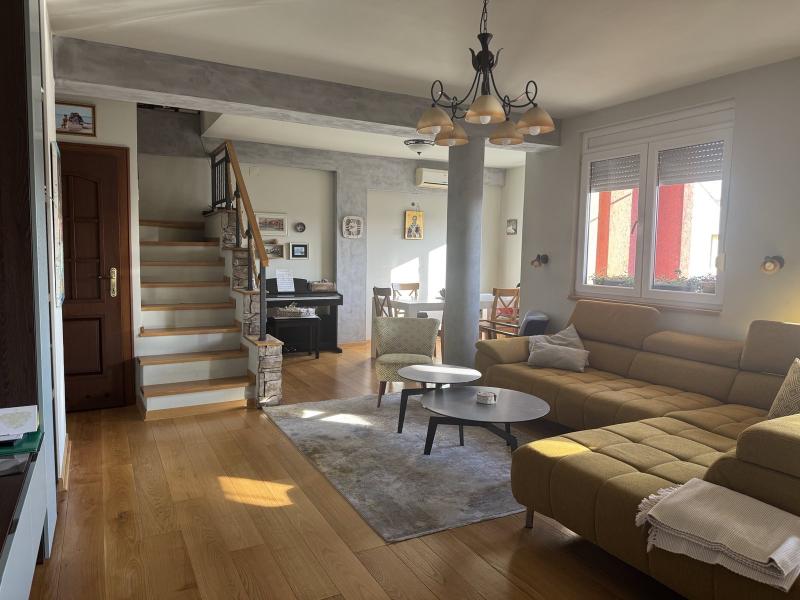 Недвижимость - Квартиры и апартаменты - 4-КОМНАТНАЯ КВАРТИРА, 100 м²