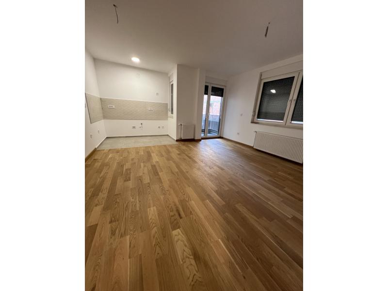 Недвижимость - Квартиры и апартаменты - 2-КОМНАТНАЯ КВАРТИРА, 42 м²