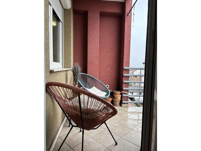 Недвижимость - Квартиры и апартаменты - 4-КОМНАТНАЯ КВАРТИРА, 100 м²