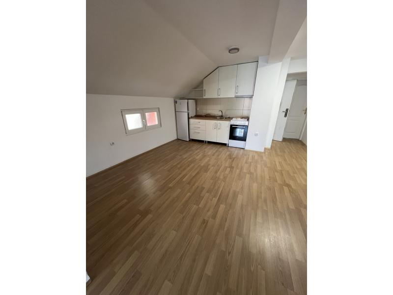 Недвижимость - Дома, дачи и виллы - ДОМ В СРЕМСКОЙ КАМЕНИЦЕ, 73м²